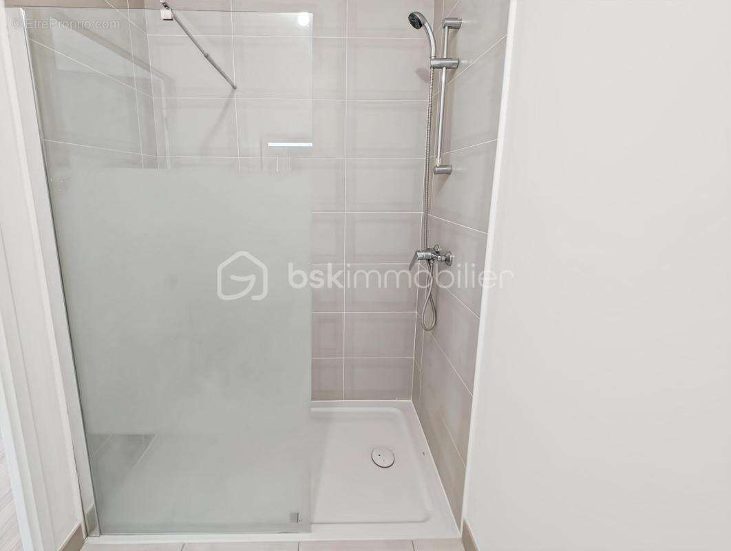 Bel appartement t2 43m2 grand balcon de 13m2 3e etage avec ascenseur et parking proche gare - photo 10