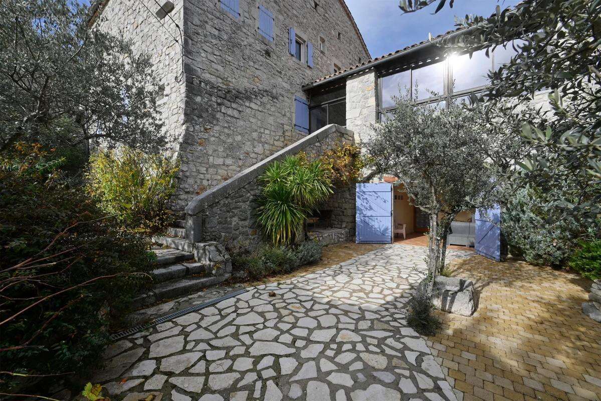 Maison à SAINT-ALBAN-AURIOLLES