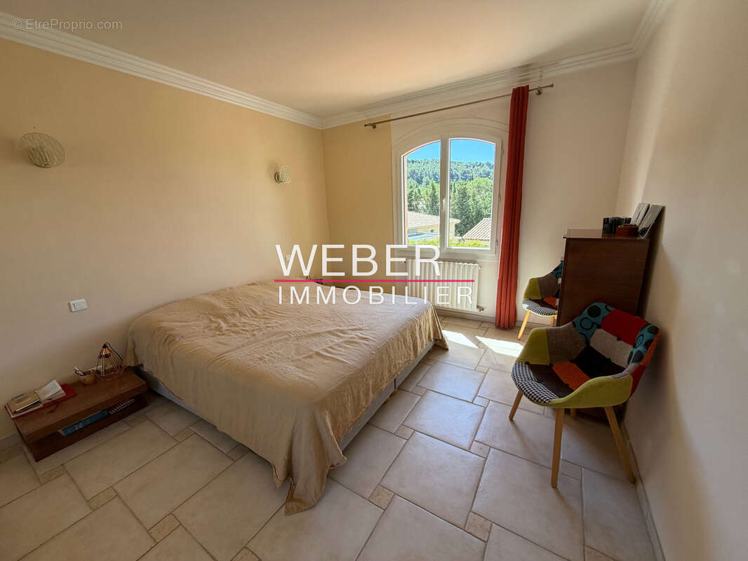 Maison à LE CASTELLET