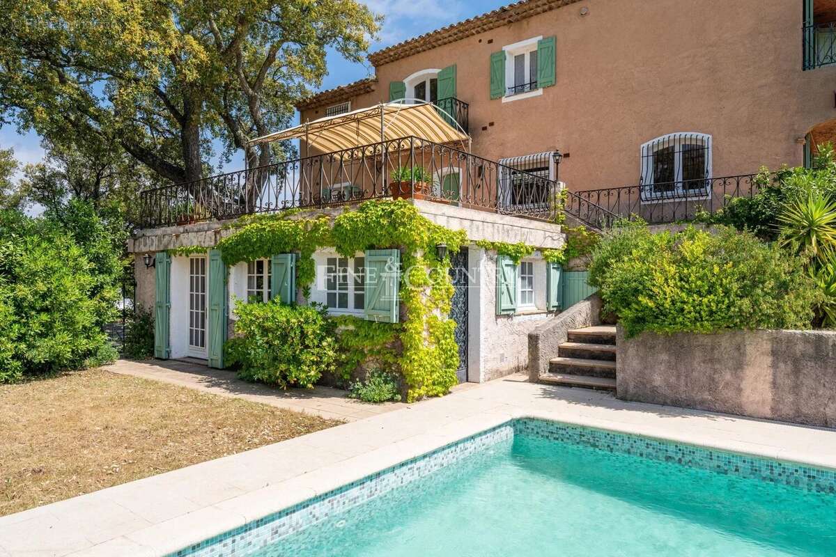 Maison à MANDELIEU-LA-NAPOULE