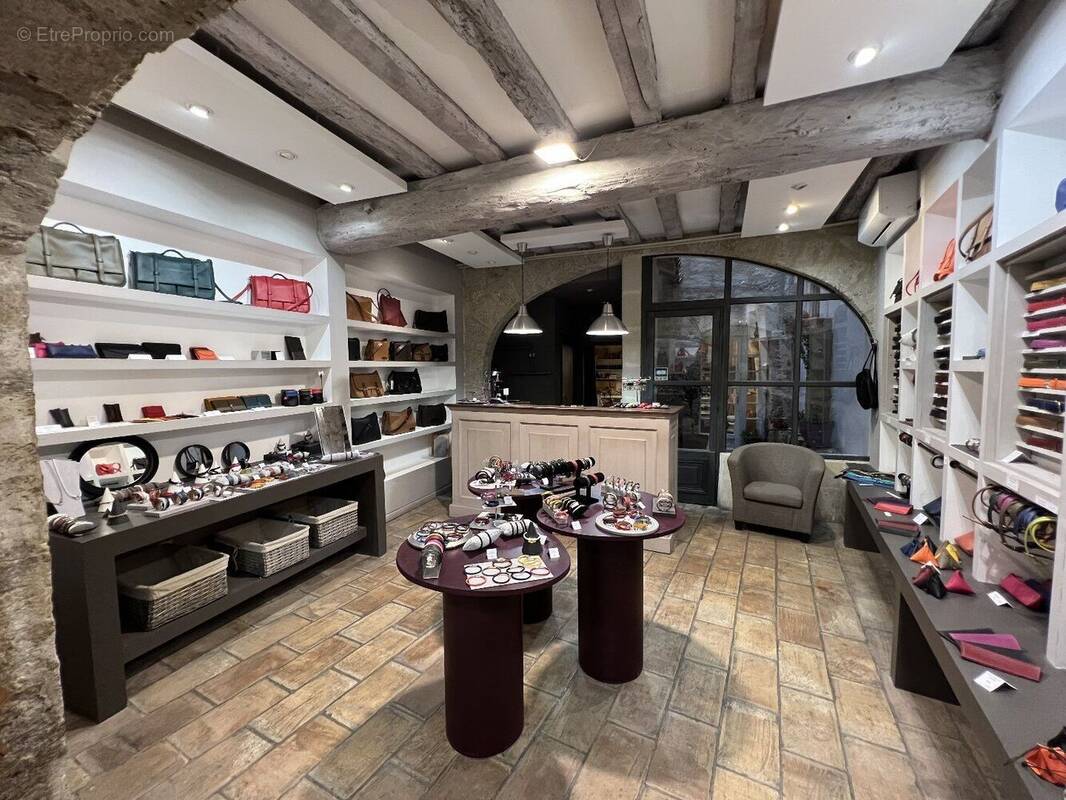 Photo 1 - Commerce à PEZENAS