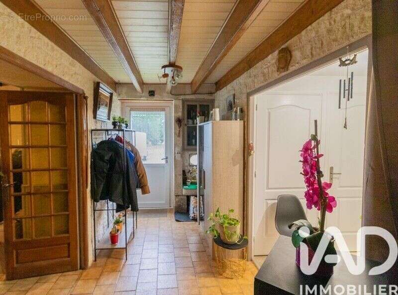 Photo 2 - Maison à MOUZEUIL-SAINT-MARTIN