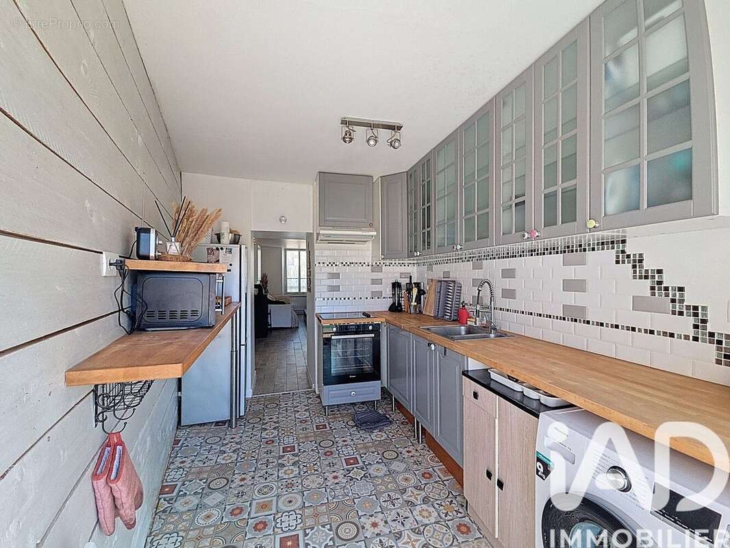 Maison 126 m² à Crecy-La-Chapelle  - photo 4