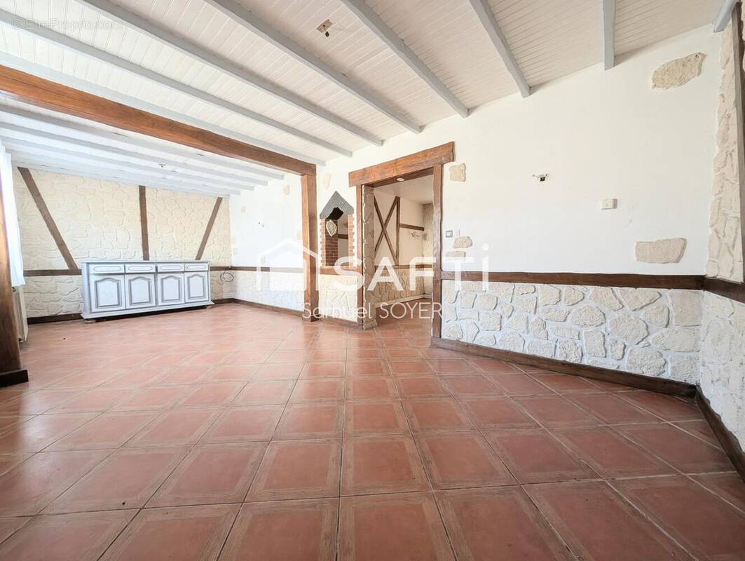 Photo 1 - Maison à TERGNIER