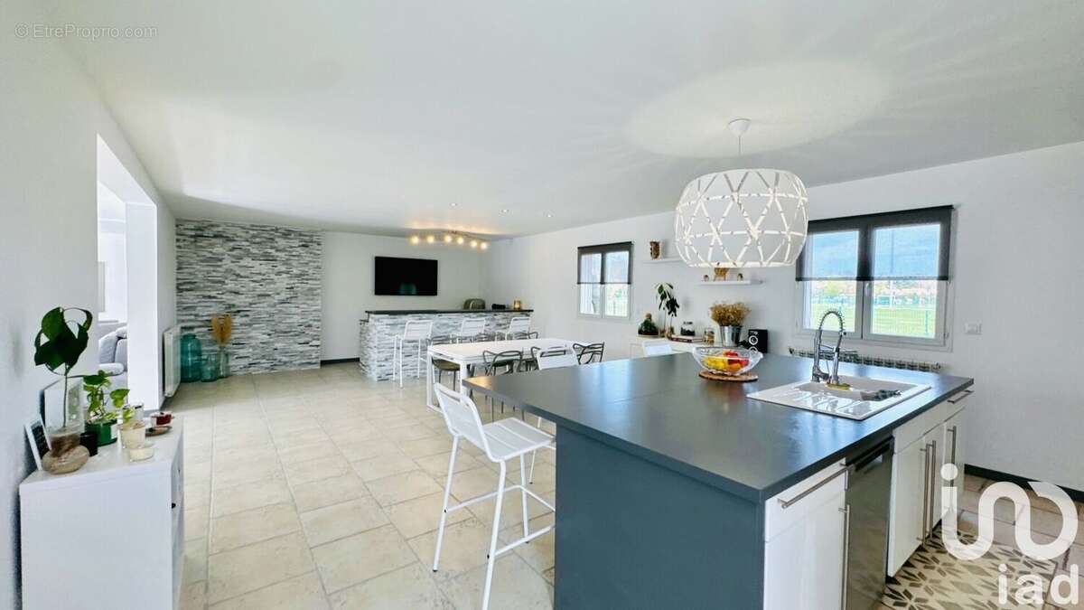 Photo 5 - Maison à ENTRAIGUES-SUR-LA-SORGUE