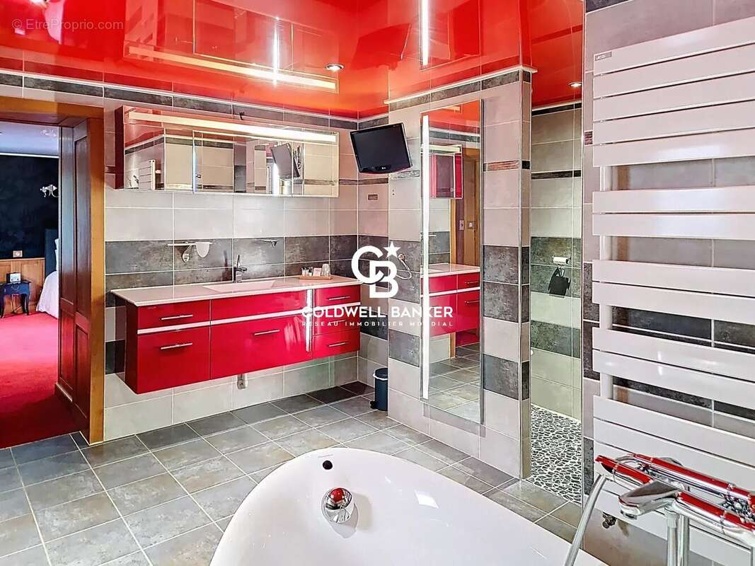 Maison à SAINT-JEAN-D&#039;ANGELY