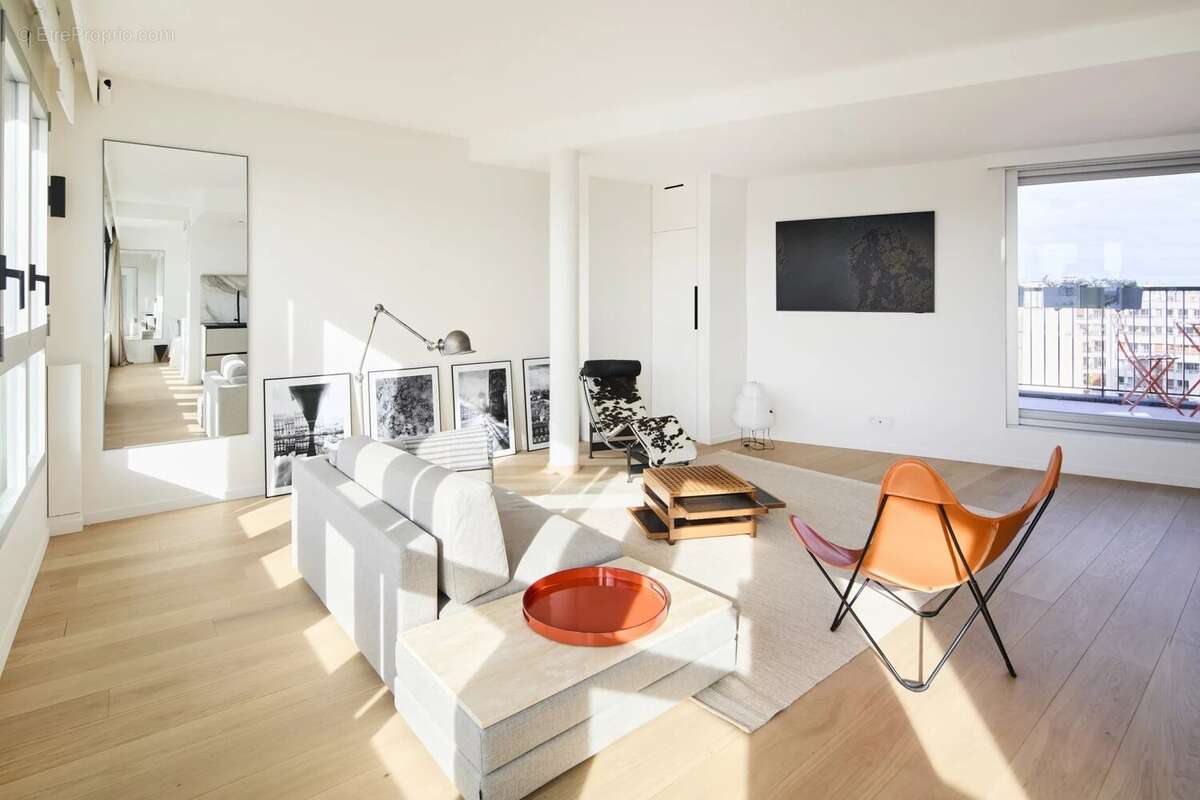 Appartement à PARIS-16E