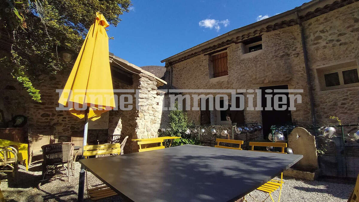 Appartement à NYONS