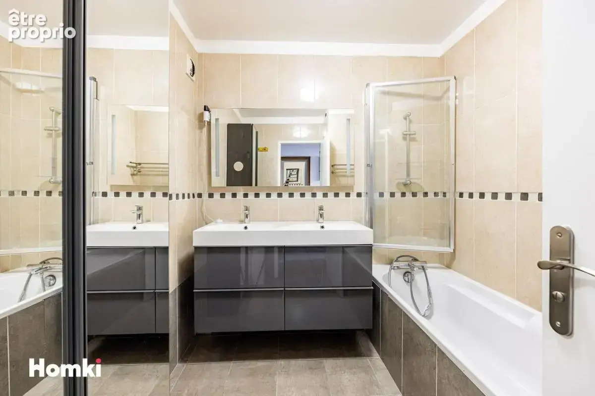 Appartement T3 de 80 m² à Puteaux 92800, Quai de Dion Bouton - photo 4