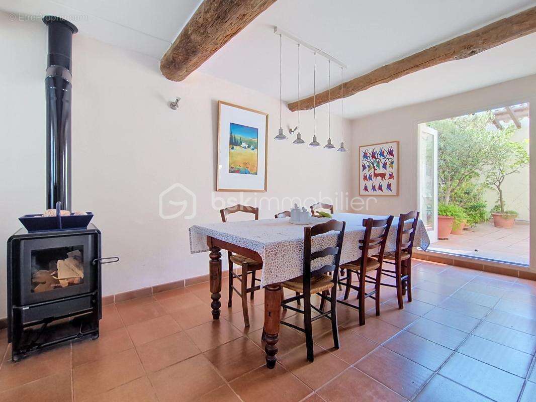 Maison de village de caractère à Vinça, 4 chambres, patio, garage et vue sur le canigou - photo 7