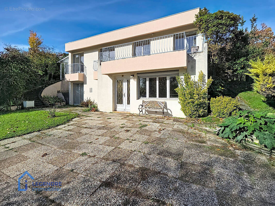 Maison à LA FRETTE-SUR-SEINE