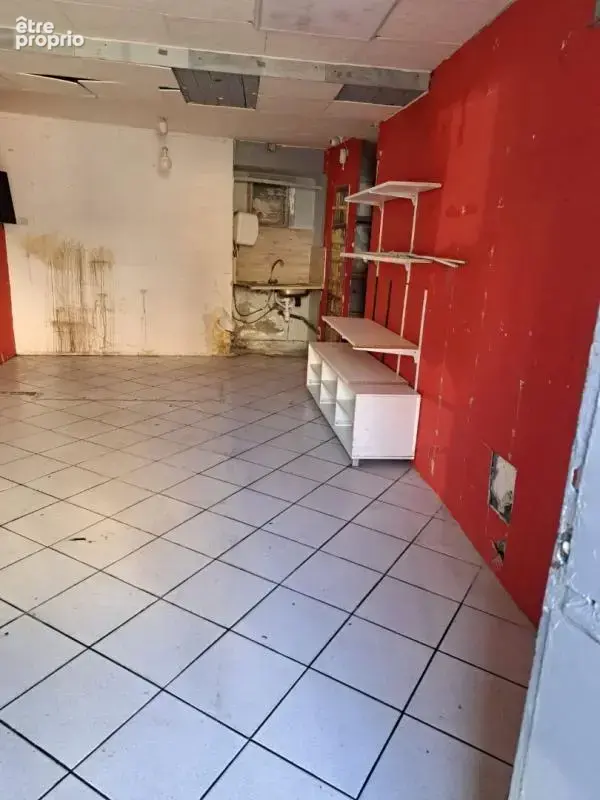 Immeuble de rapport comprenant 4 appartements et 1 local commercial en très bon état loué en étudiant et en AIR BNB - photo 17