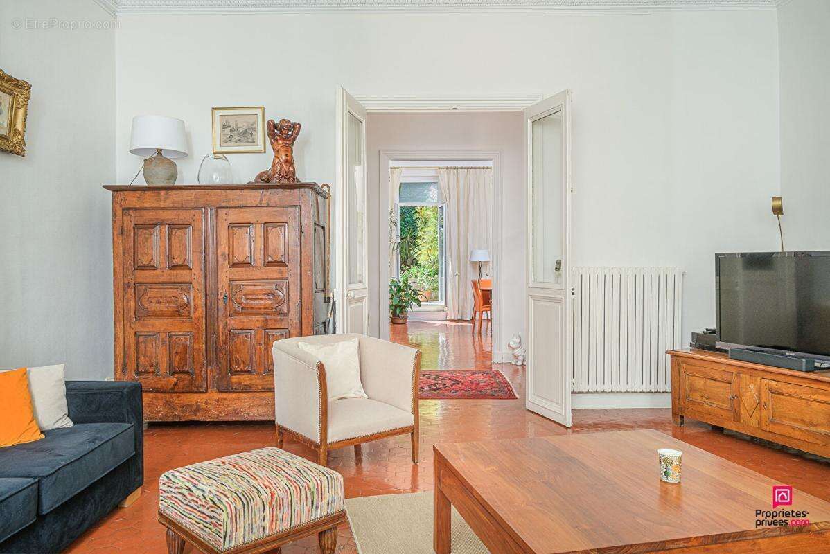 Appartement à MARSEILLE-6E
