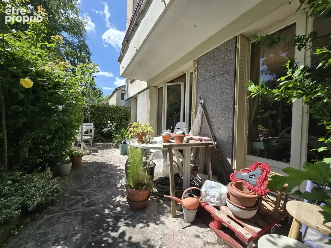 Secteur centre ville - proche des commerces, écoles et transports - 4 pièces avec terrasse - photo 6