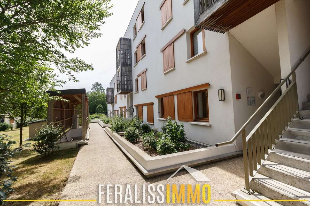 Appartement à MENUCOURT