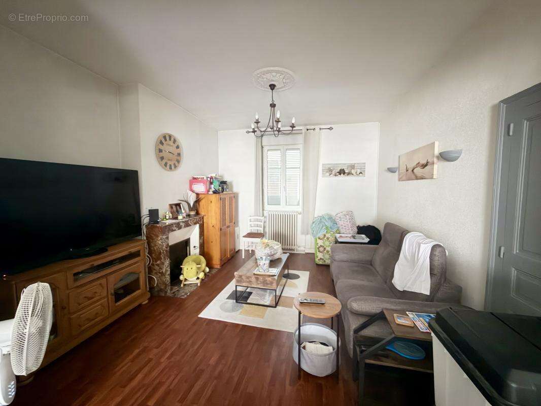 Appartement 240 m² à Limoges  - photo 3
