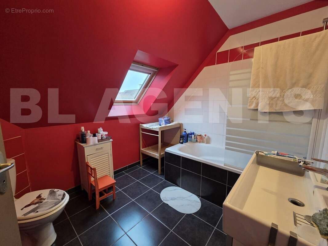 20251202_141131 - Maison à CHAMPAGNE