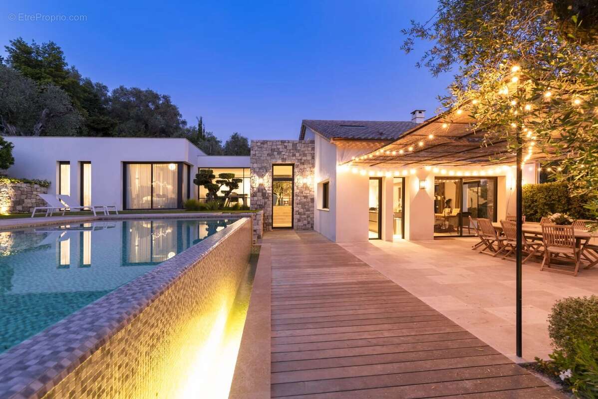 Maison à MOUGINS