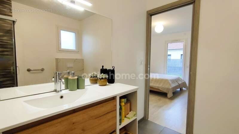 Maison à NEUFCHATEAU