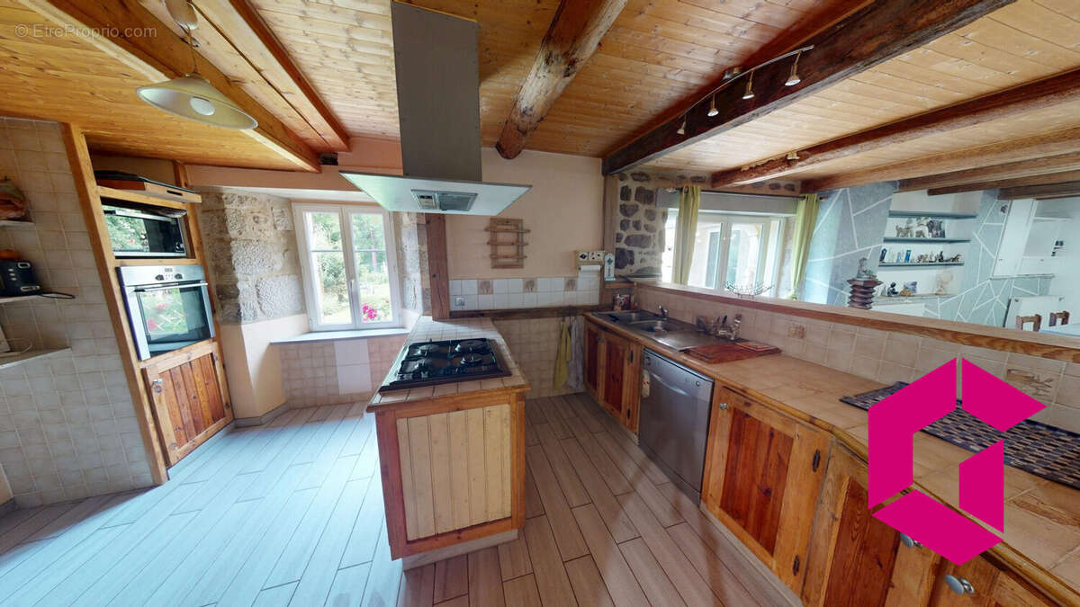 Maison à SAUVESSANGES