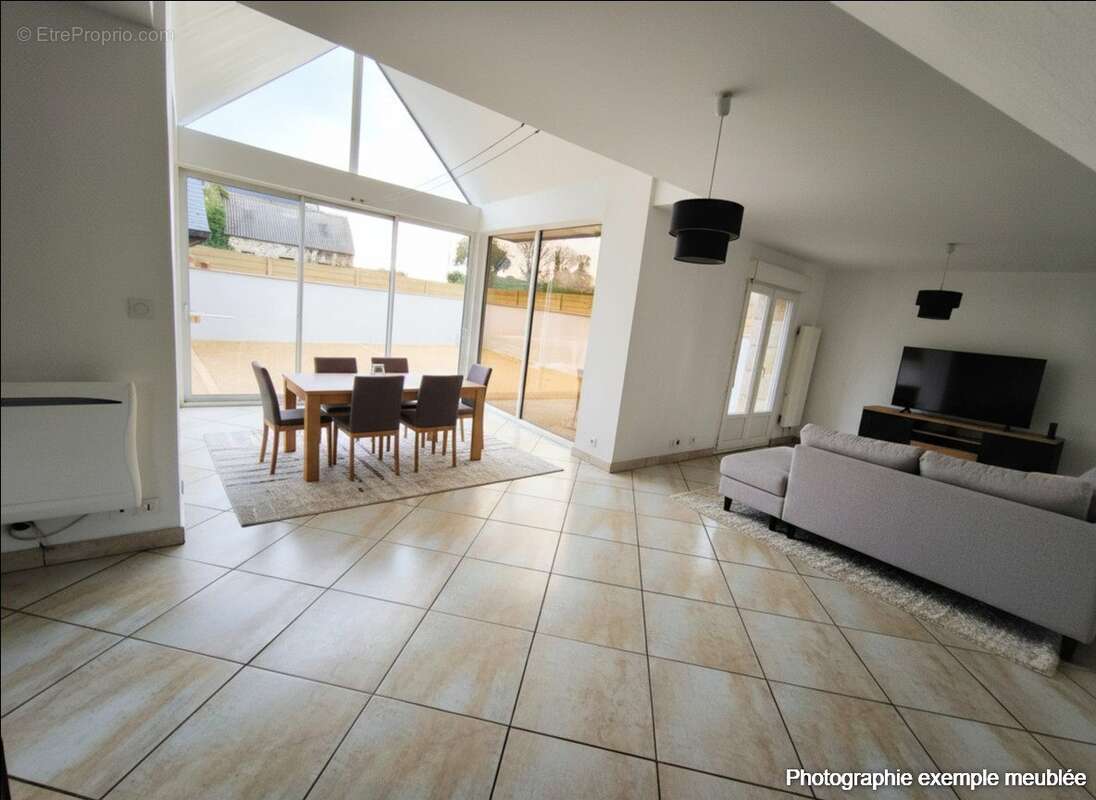 Maison à PLOUZEVEDE