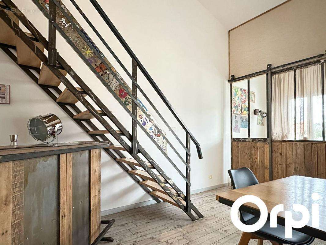 Maison à SAINT-LAURENT-DE-LA-PREE