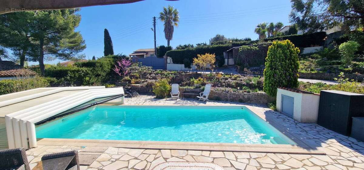 Autre à ROQUEBRUNE-SUR-ARGENS