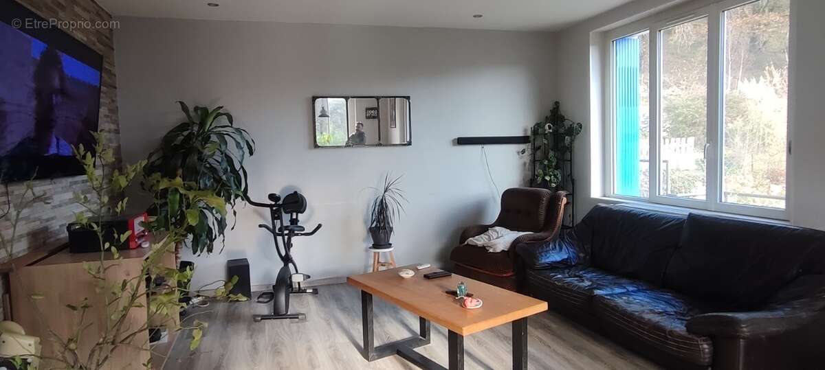 Maison à COUZE-ET-SAINT-FRONT