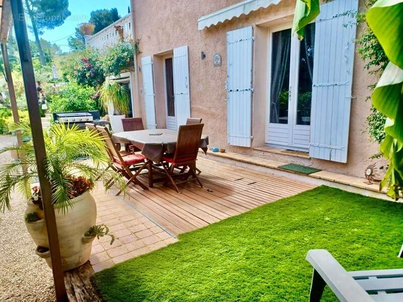 PEYMEINADE – Villa 189 m² avec appartement indépendant, piscine et jardin** - photo 22