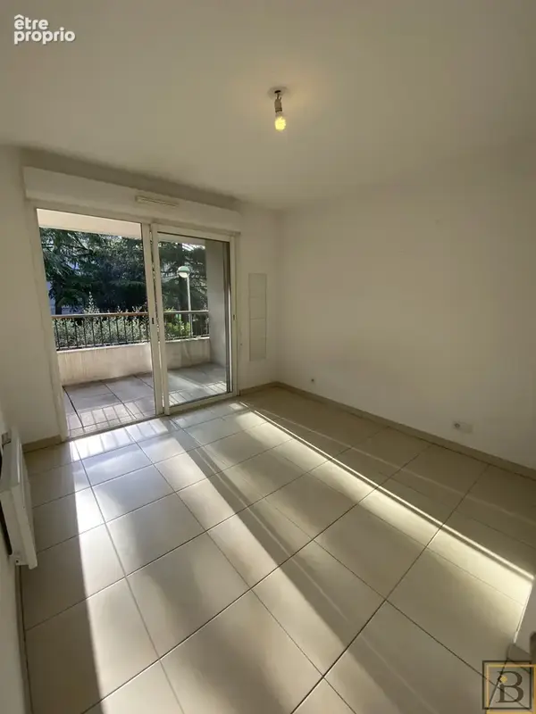 Avis aux investisseurs, beau 2 p 44 m2 avec terrasse de 16 m2 dans résidence récente - photo 7