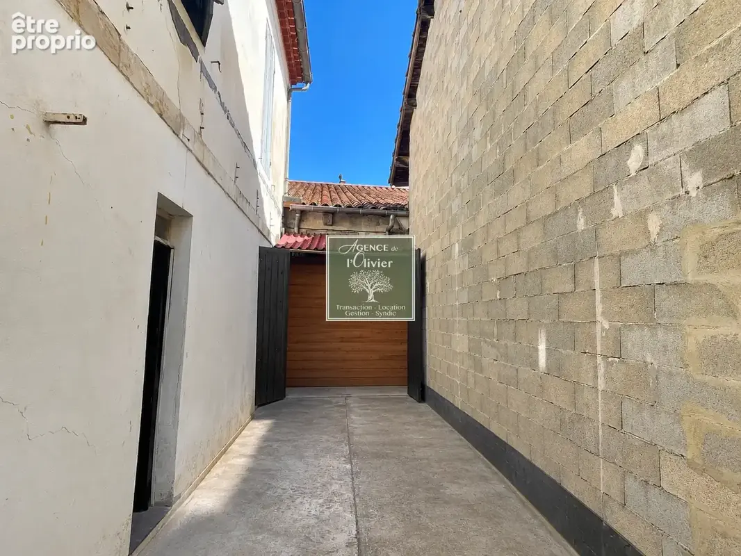 TARASCON - Maison de ville de 60m2 avec cour intérieure - photo 7