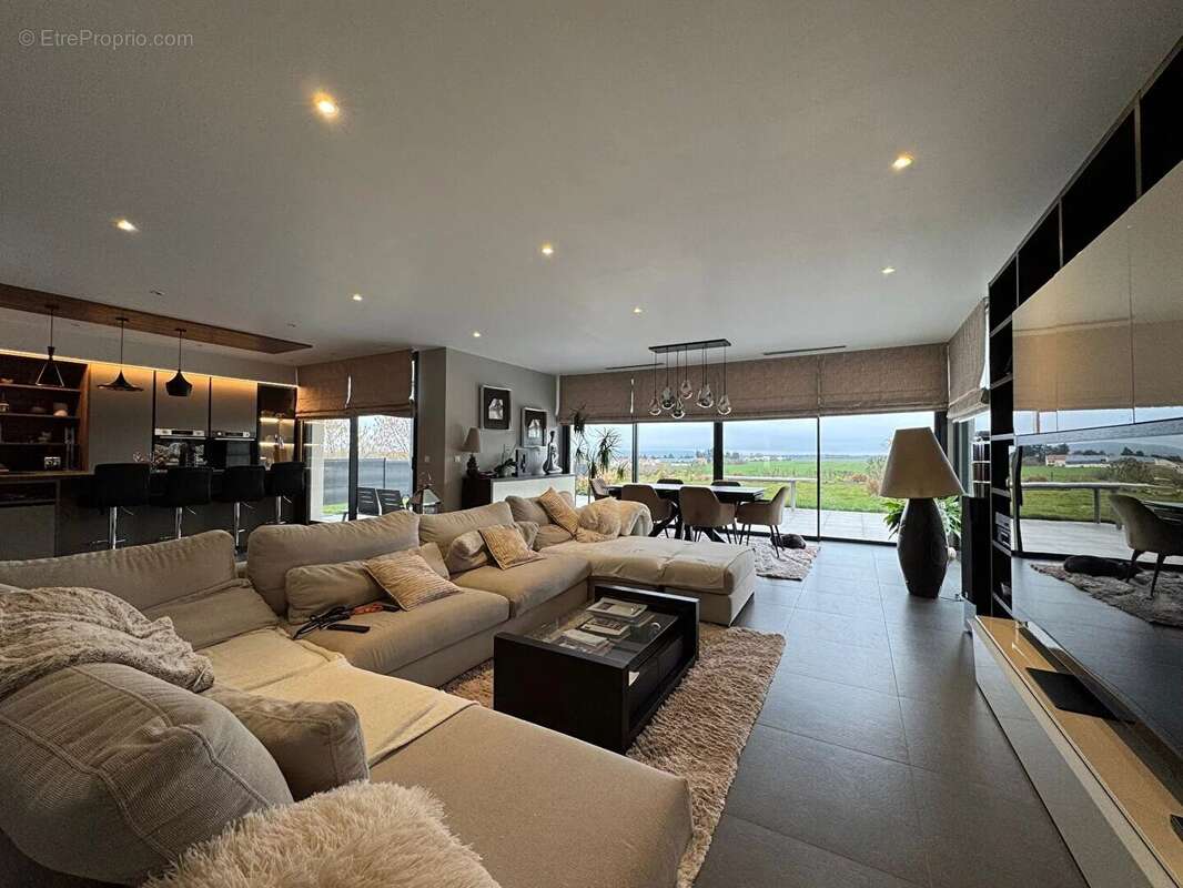 Maison à SAINT-NOM-LA-BRETECHE