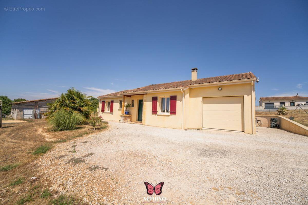 Maison à SAINT-MARTIAL-DE-VALETTE