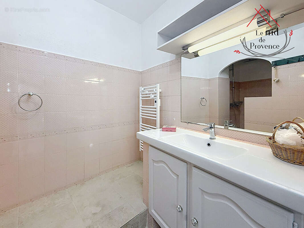 Maison à PERNES-LES-FONTAINES