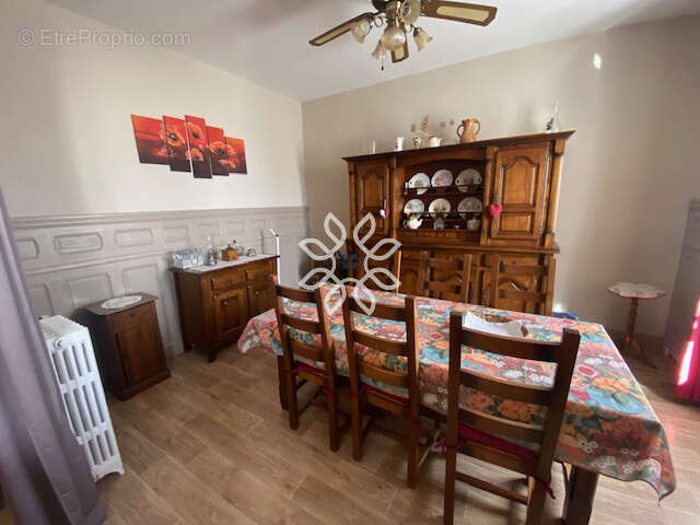 Maison familiale avec sous-sol complet et jardin - photo 4