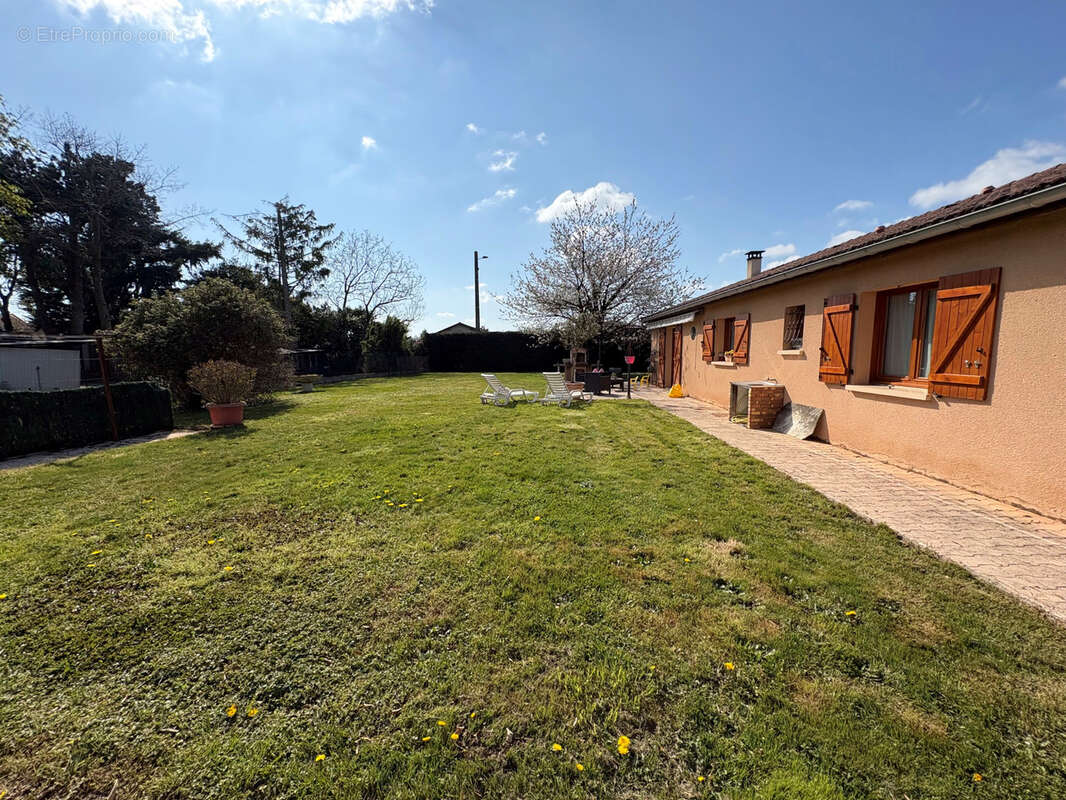 Maison à VILLARS-LES-DOMBES