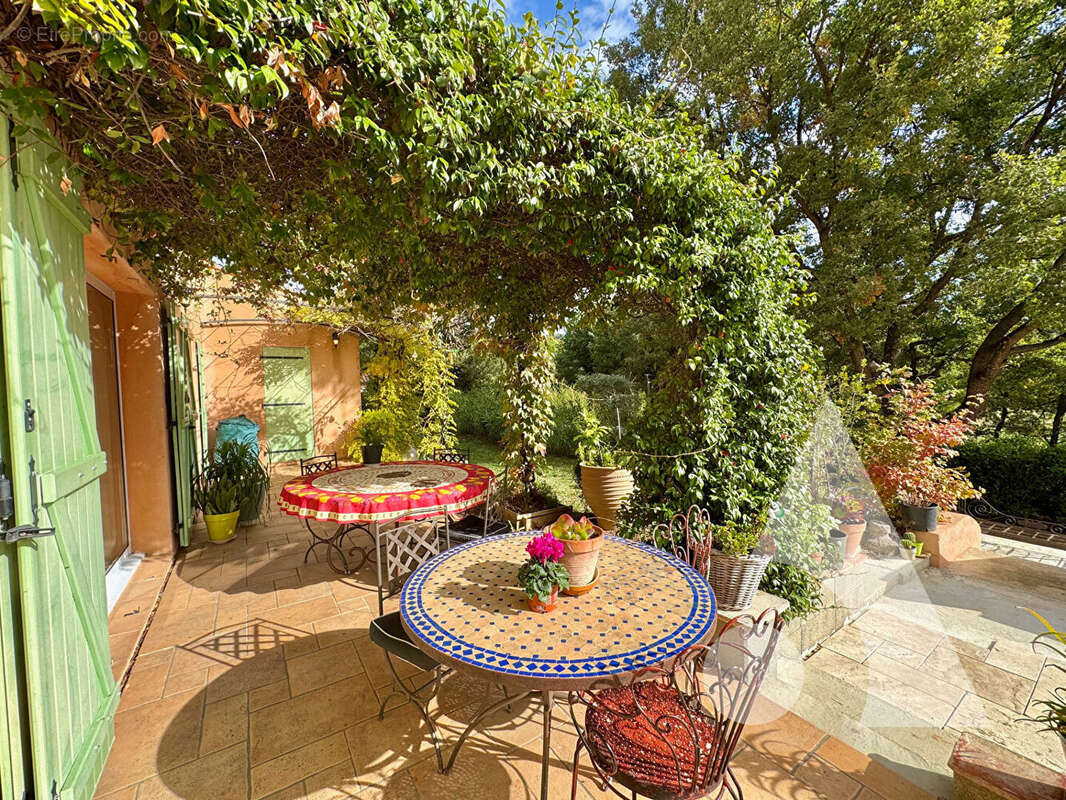 Maison à VILLECROZE