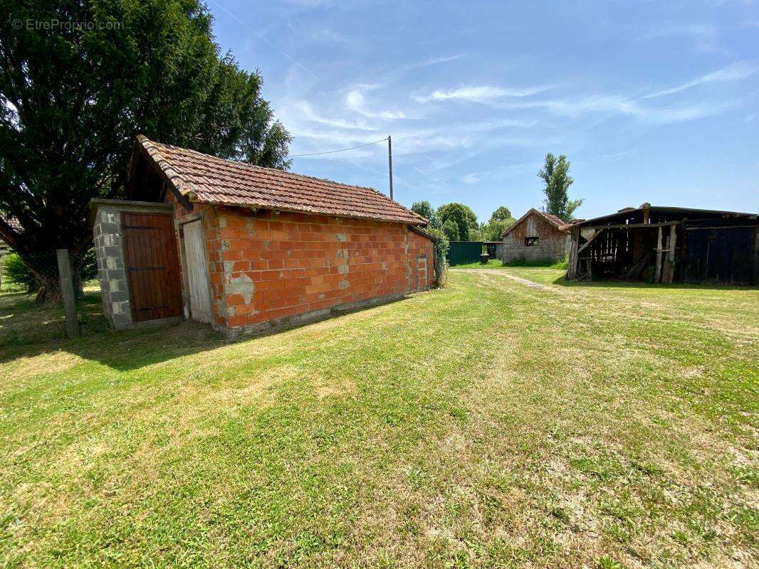 Ancienne ferme en pierre avec studio et dépendances - photo 17