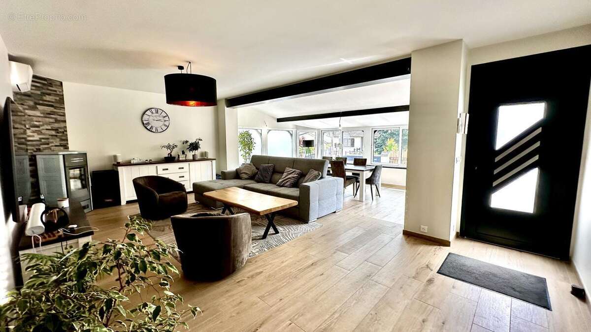 Maison à MONTIGNY-SUR-LOING