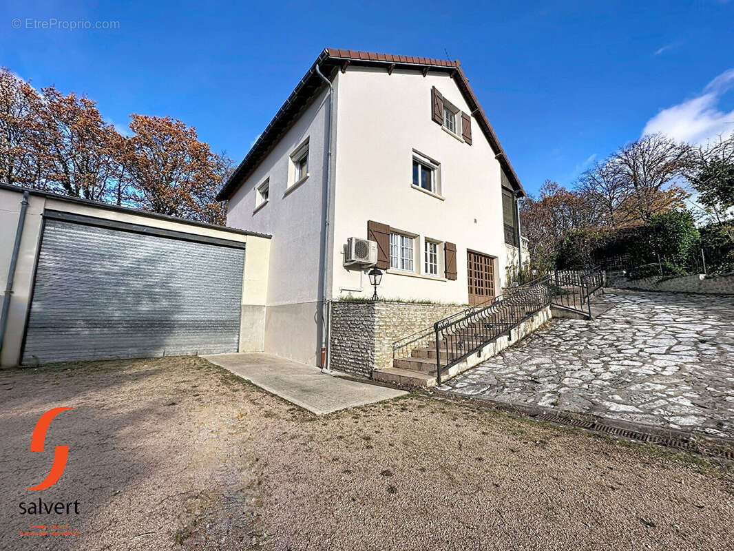 Maison à MONTLUCON