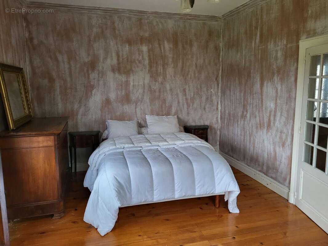 Maison à TOURNON-SAINT-PIERRE