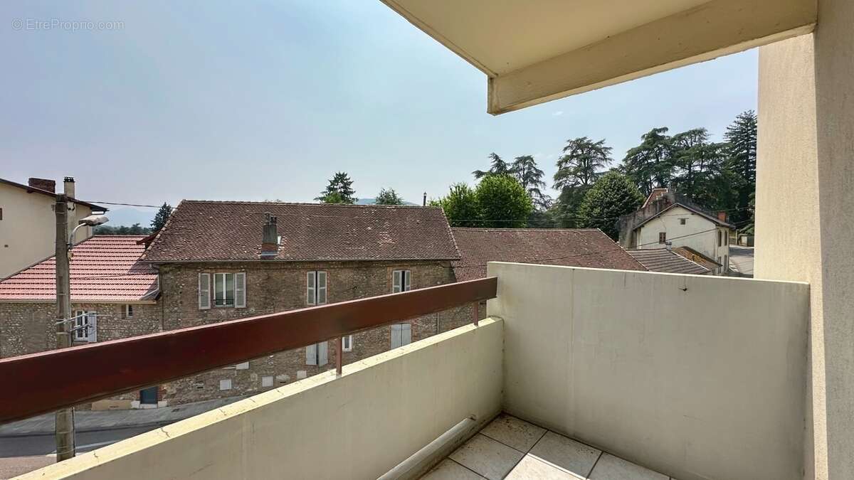 Appartement à RIVES