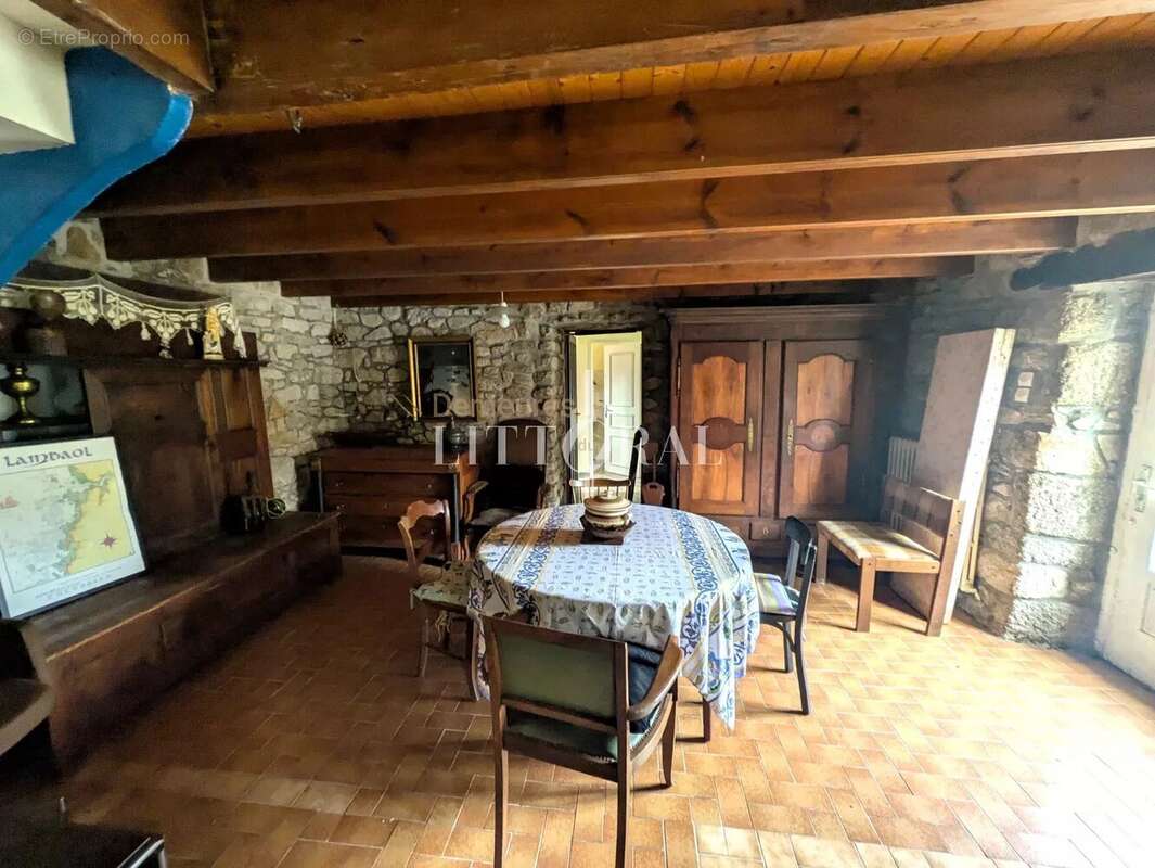 Maison à LAMPAUL-PLOUARZEL