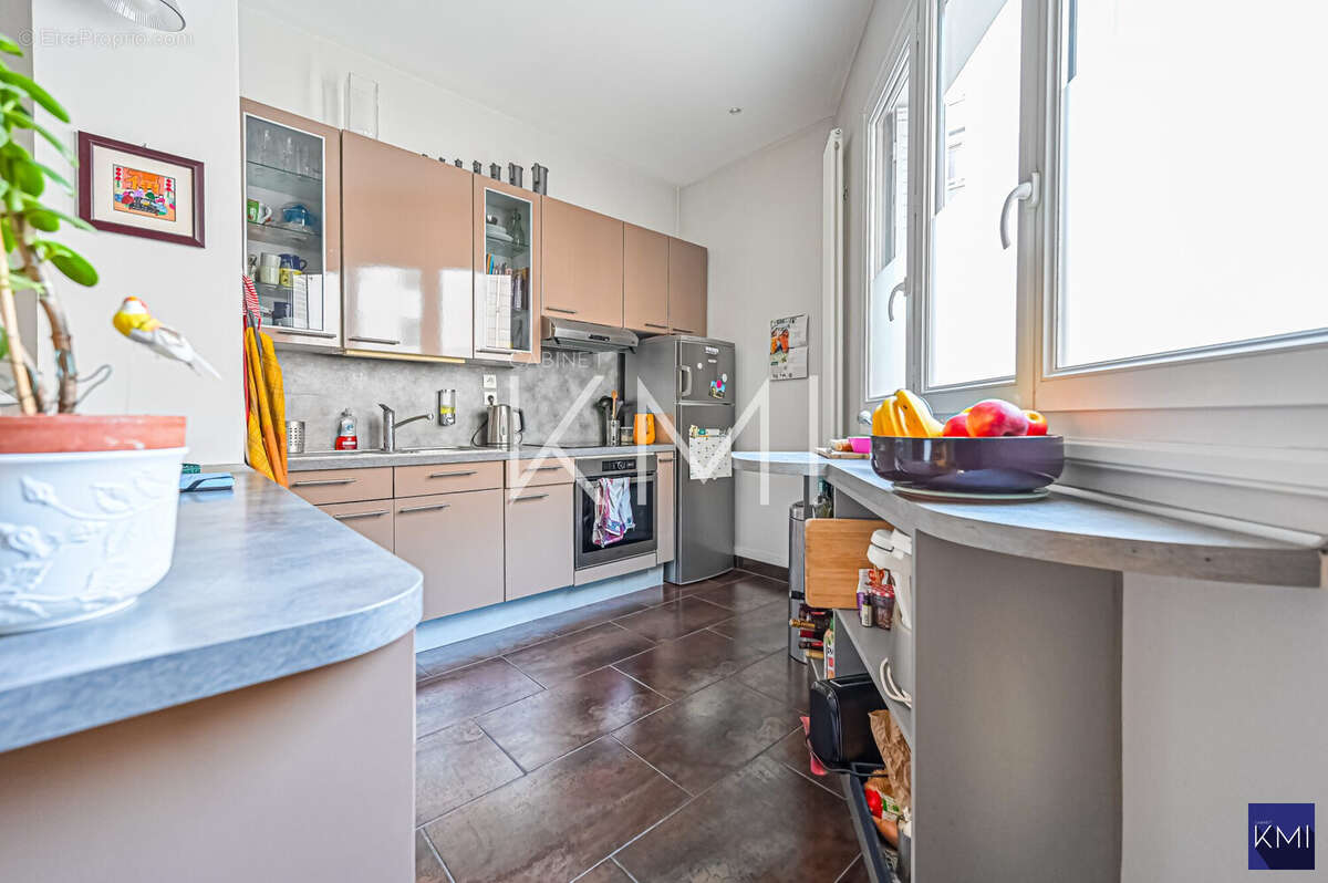 Appartement à PARIS-20E
