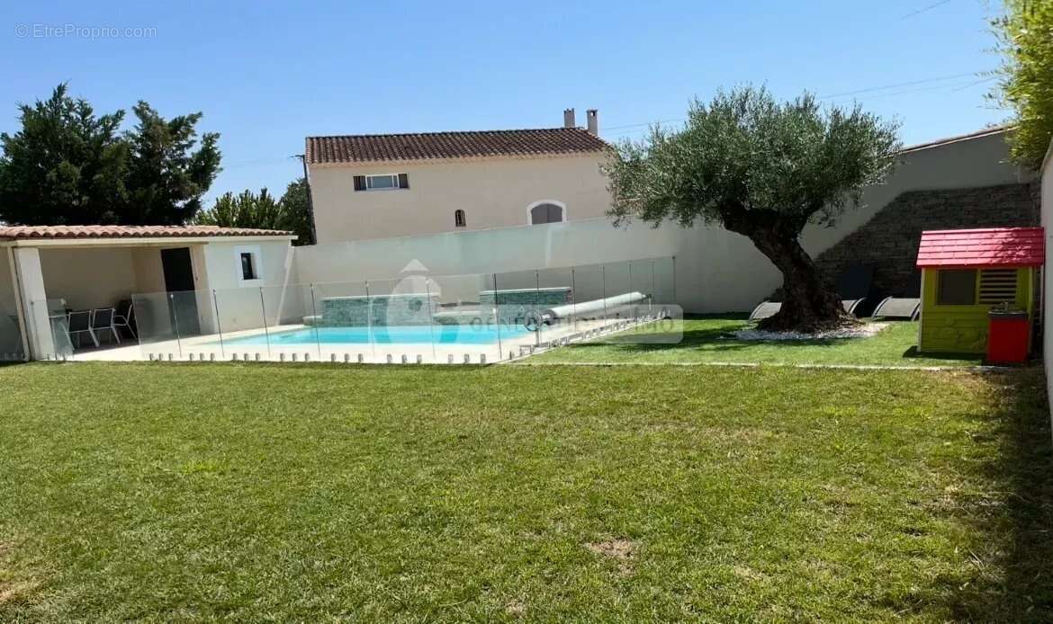 Maison à SAINT-MARTIN-DE-CRAU