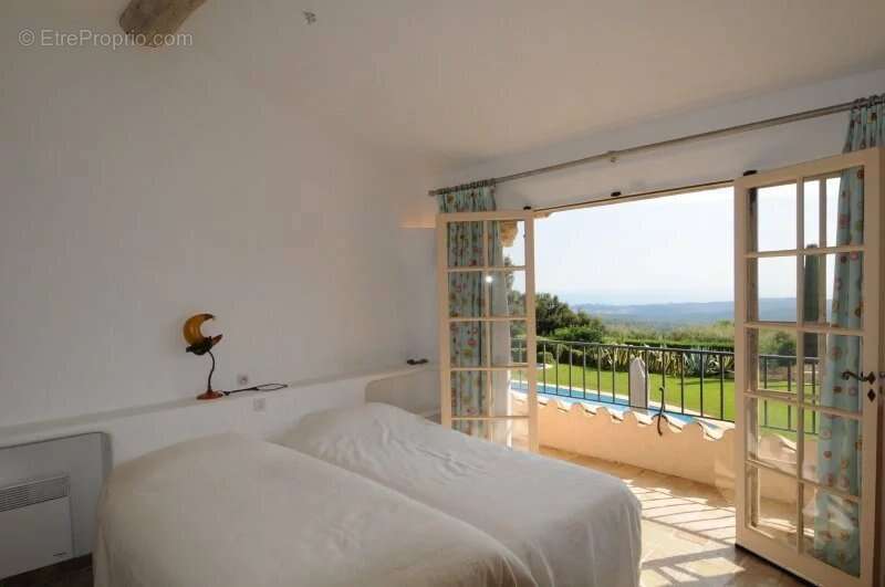 Maison à TOURRETTES-SUR-LOUP