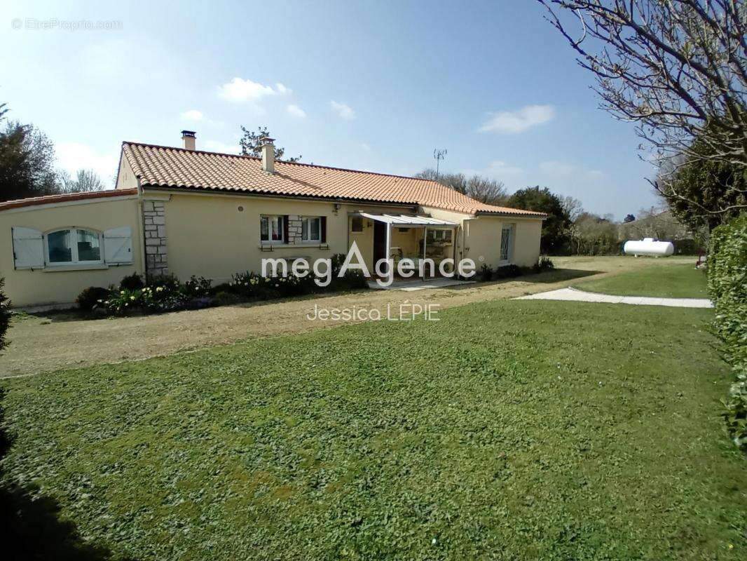 Maison à BEAUVOIR-SUR-NIORT