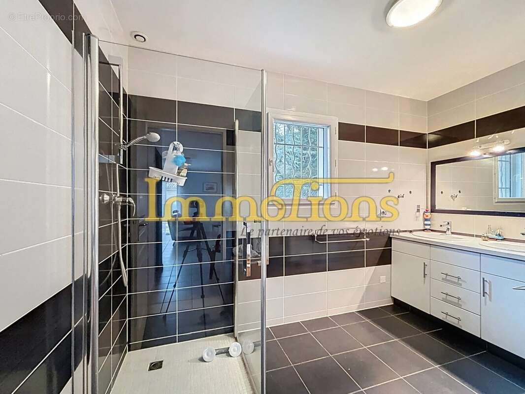 Maison à LA BAUME-D&#039;HOSTUN