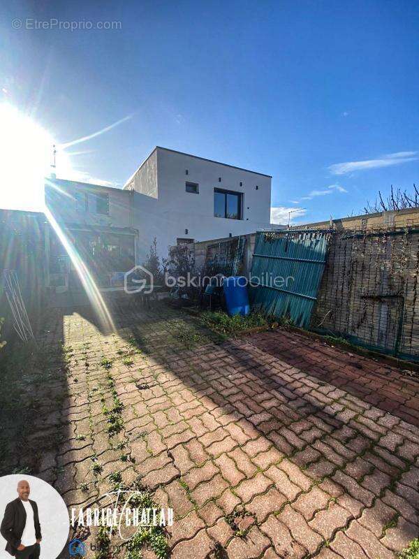Maison familiale avec dépendance indépendante et sous-sol - photo 13