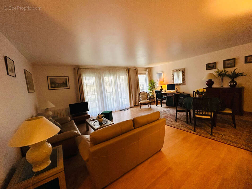 Appartement à NOGENT-SUR-MARNE